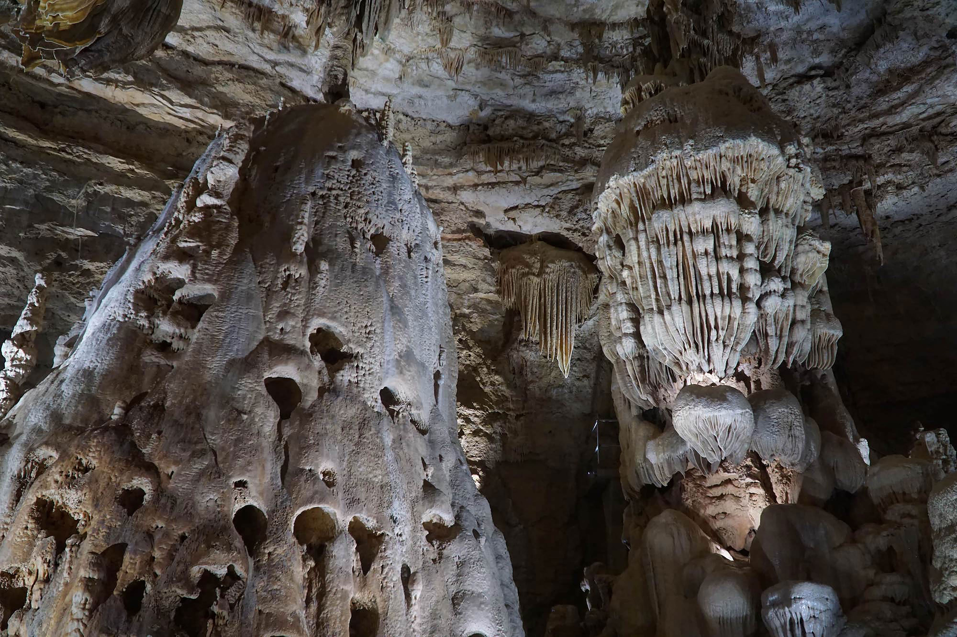 energy-efficient lighting for caves